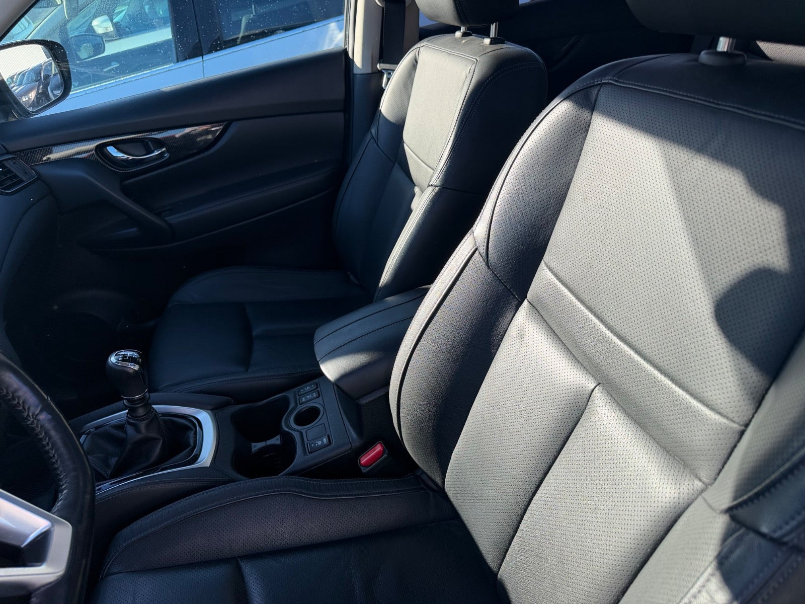 Sort Nissan X-Trail fra 2018