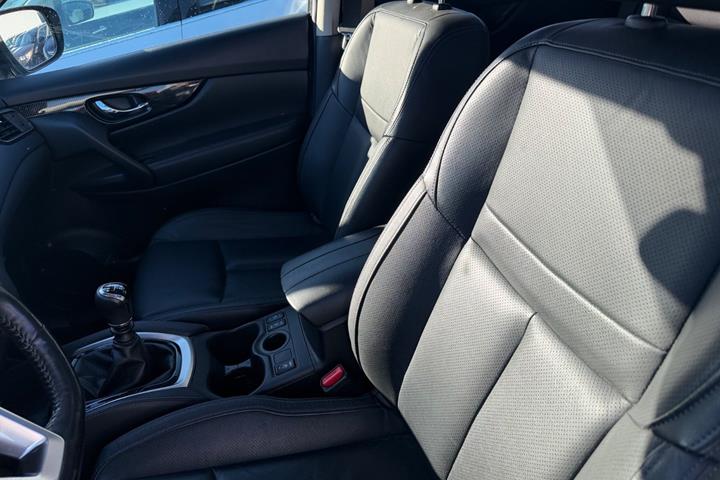 Sort Nissan X-Trail fra 2018