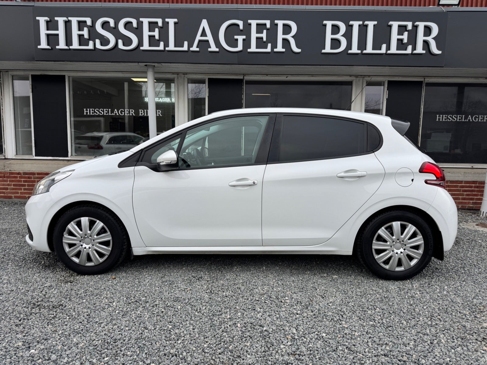 undefined Peugeot 208 fra 2017