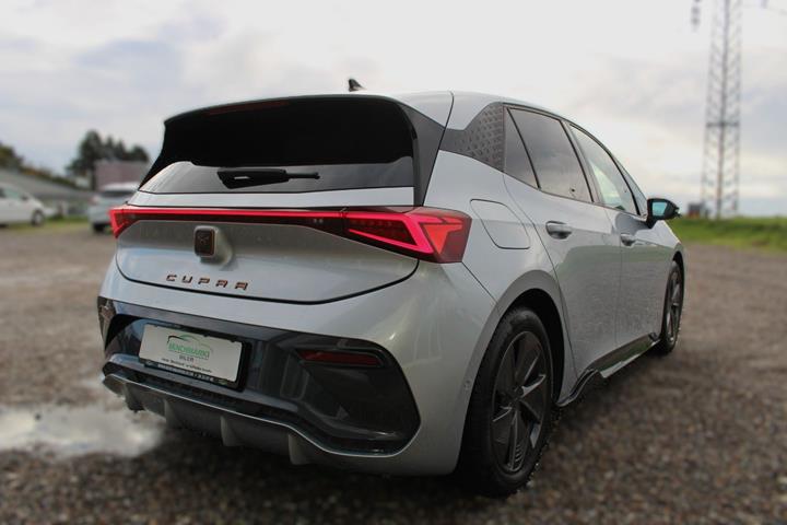 Sølv Cupra Born fra 2022