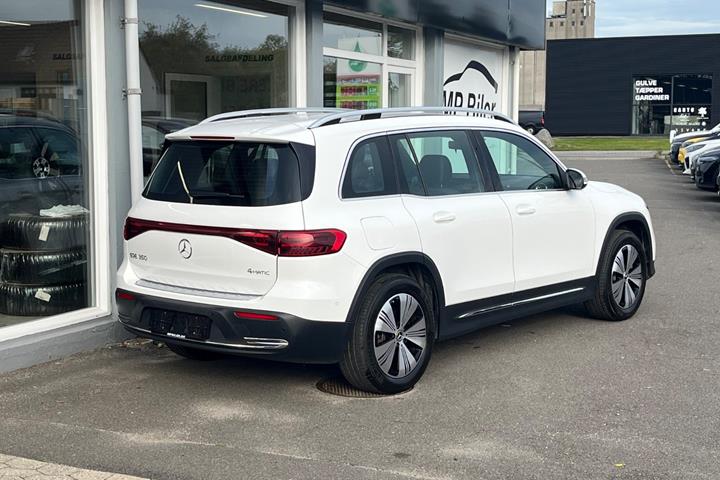Hvid Mercedes EQB350 fra 2024