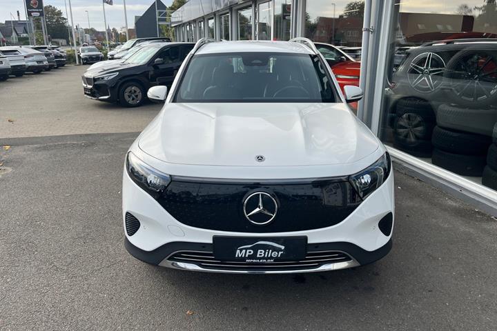Hvid Mercedes EQB350 fra 2024
