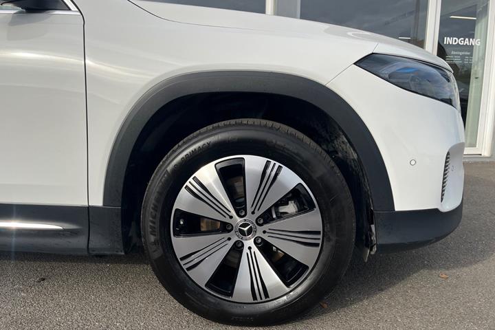 Hvid Mercedes EQB350 fra 2024