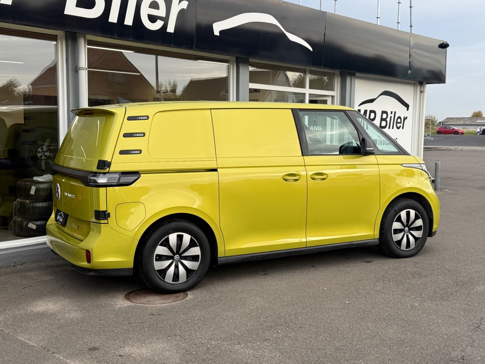 Grøn VW ID.Buzz fra 2024