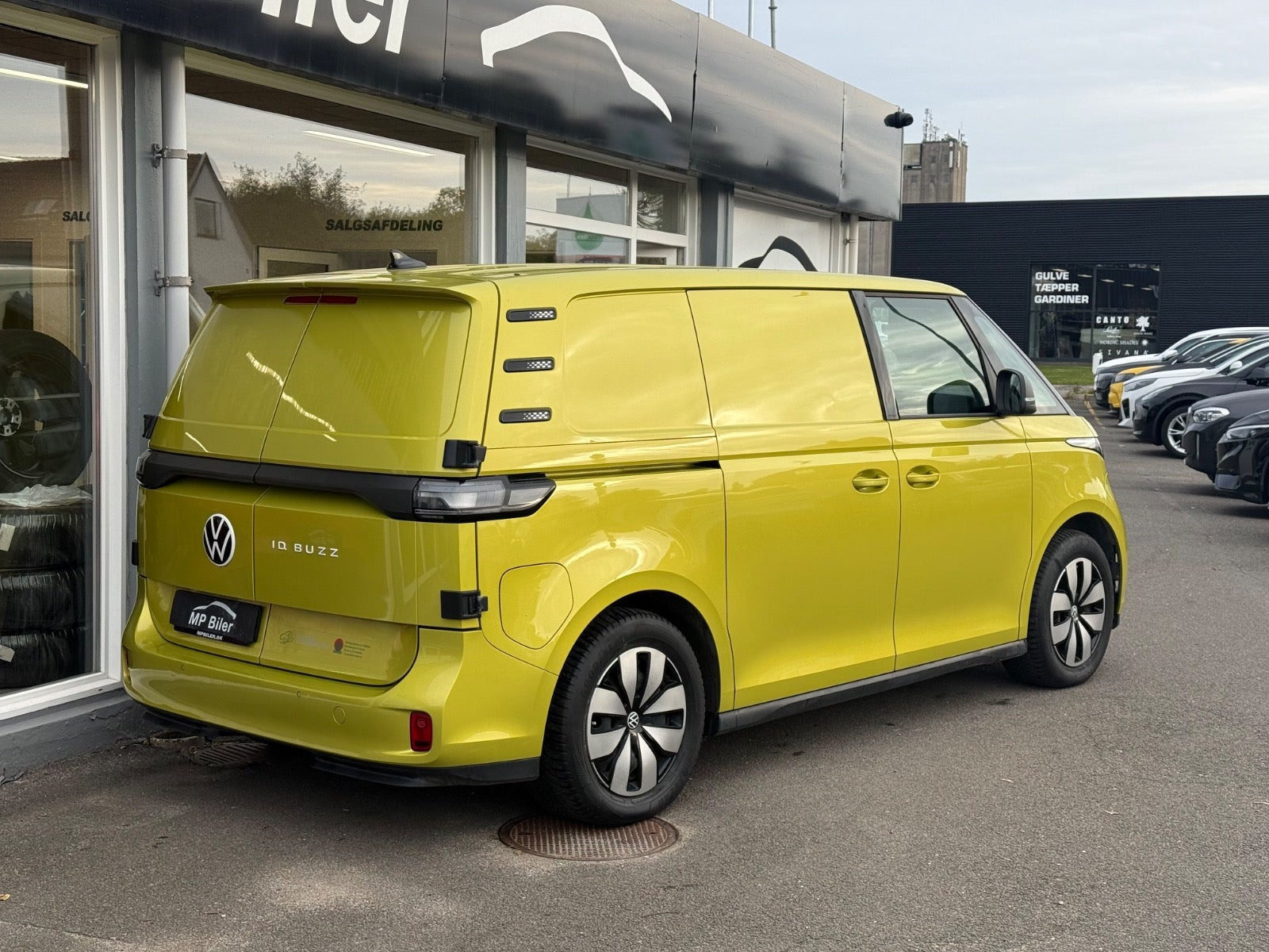 Grøn VW ID.Buzz fra 2024