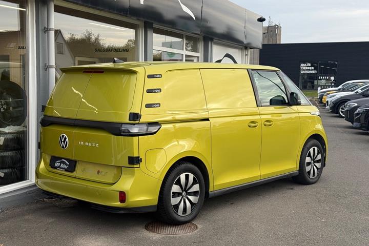Grøn VW ID.Buzz fra 2024