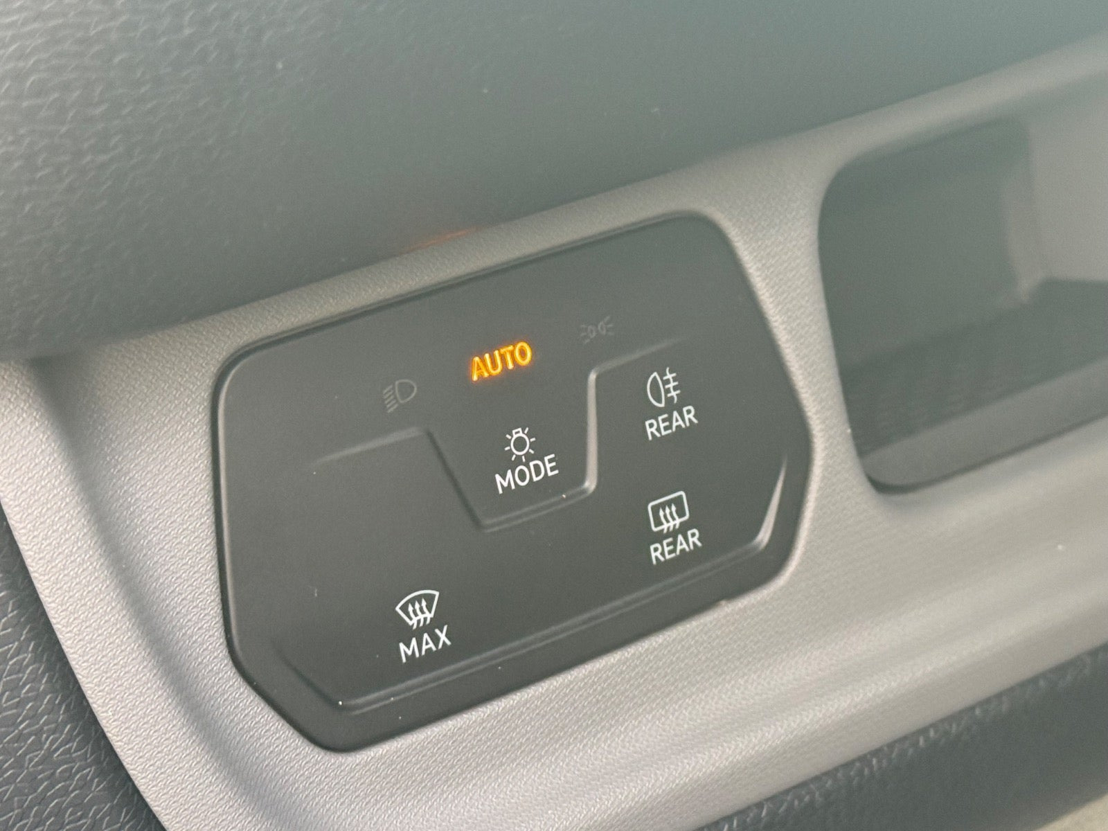 Grøn VW ID.Buzz fra 2024