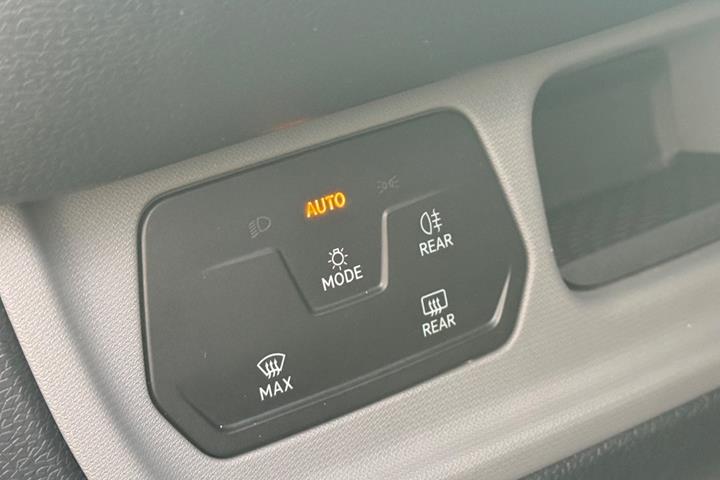 Grøn VW ID.Buzz fra 2024