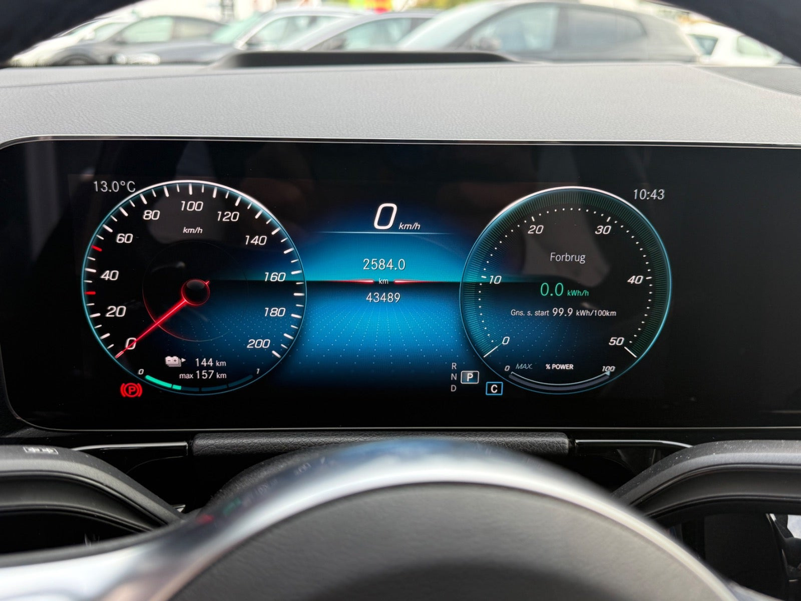 Grå Mercedes EQA250 fra 2023
