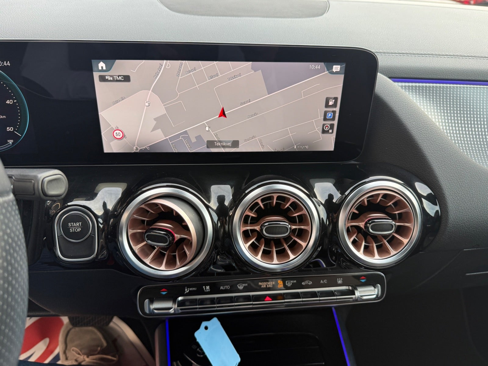 Grå Mercedes EQA250 fra 2023