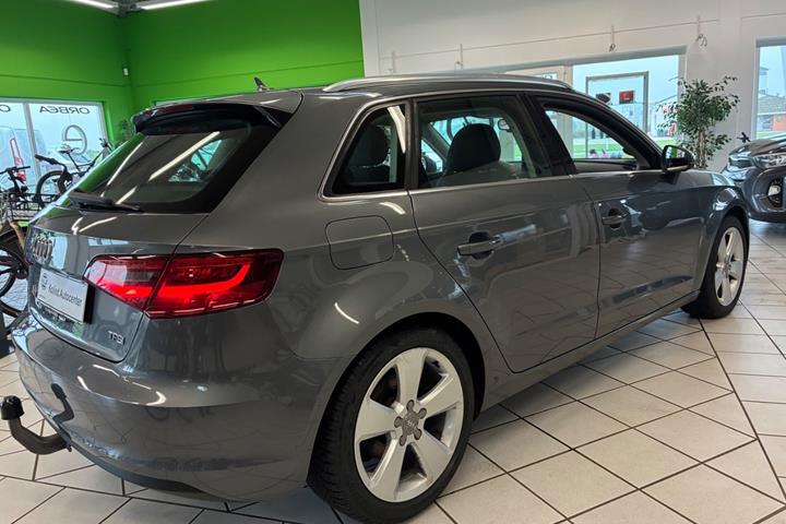 Grå Audi A3 fra 2014
