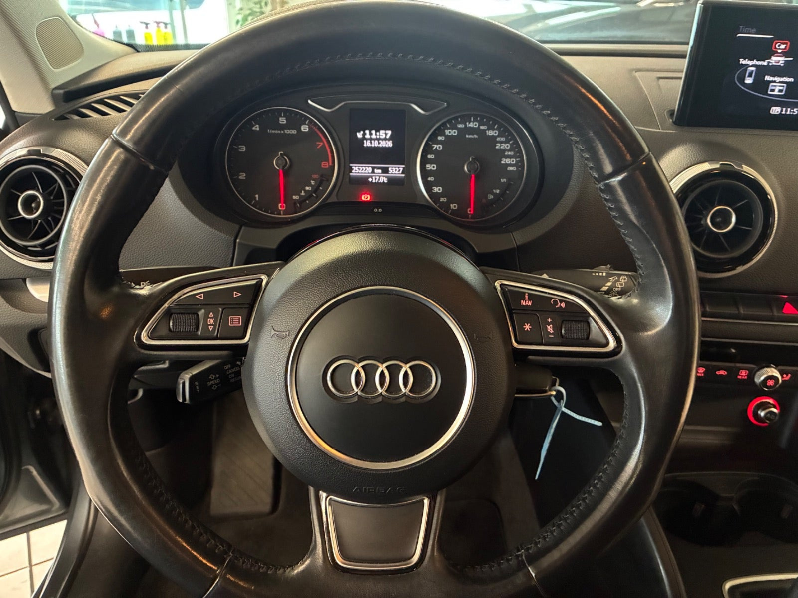 Grå Audi A3 fra 2014