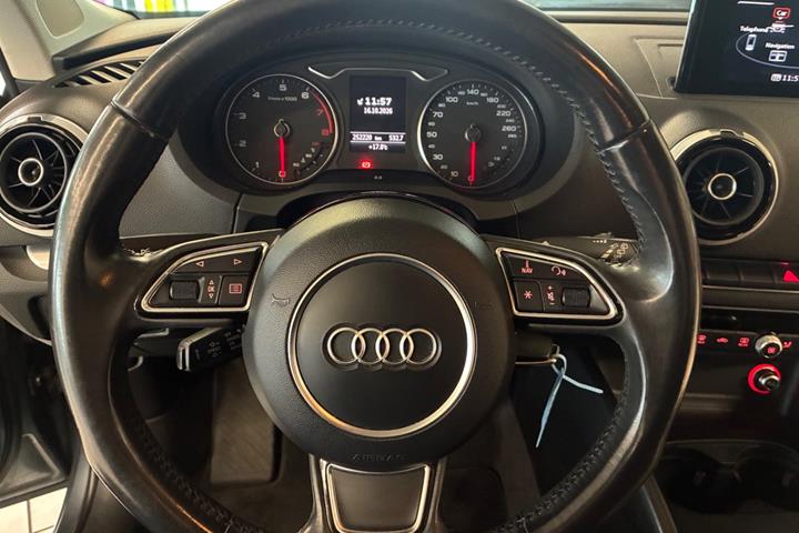 Grå Audi A3 fra 2014