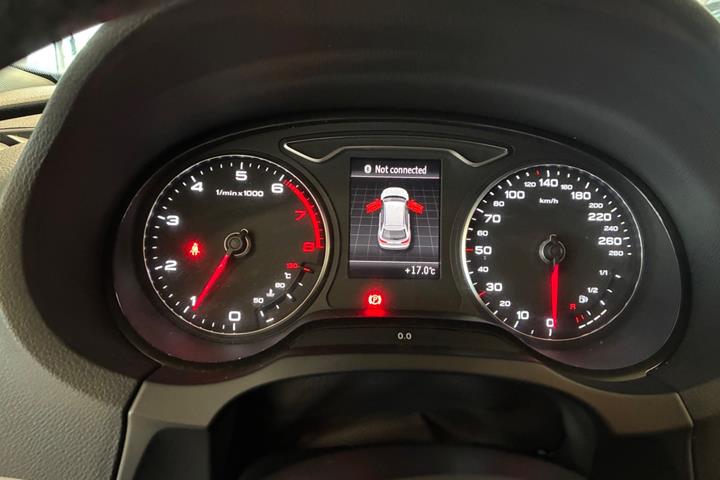 Grå Audi A3 fra 2014