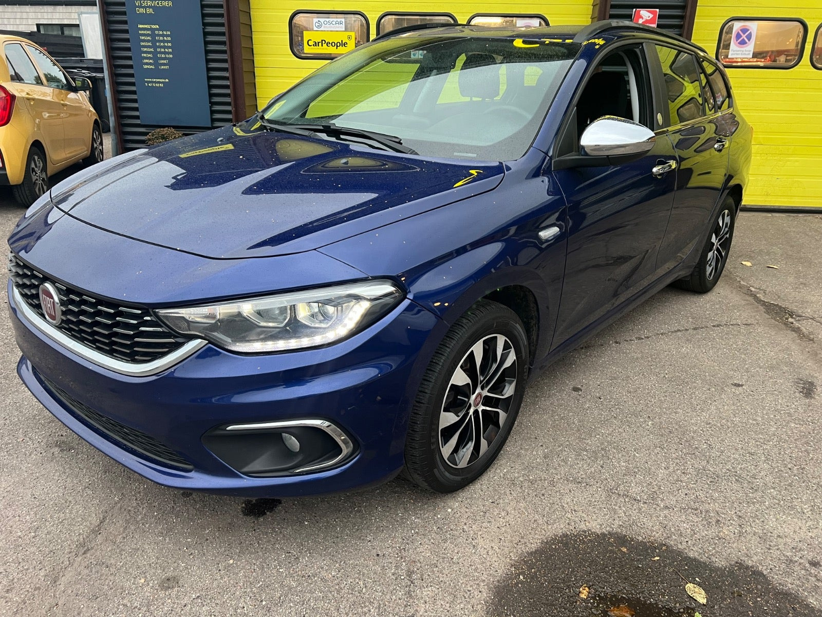 Blå Fiat Tipo fra 2019