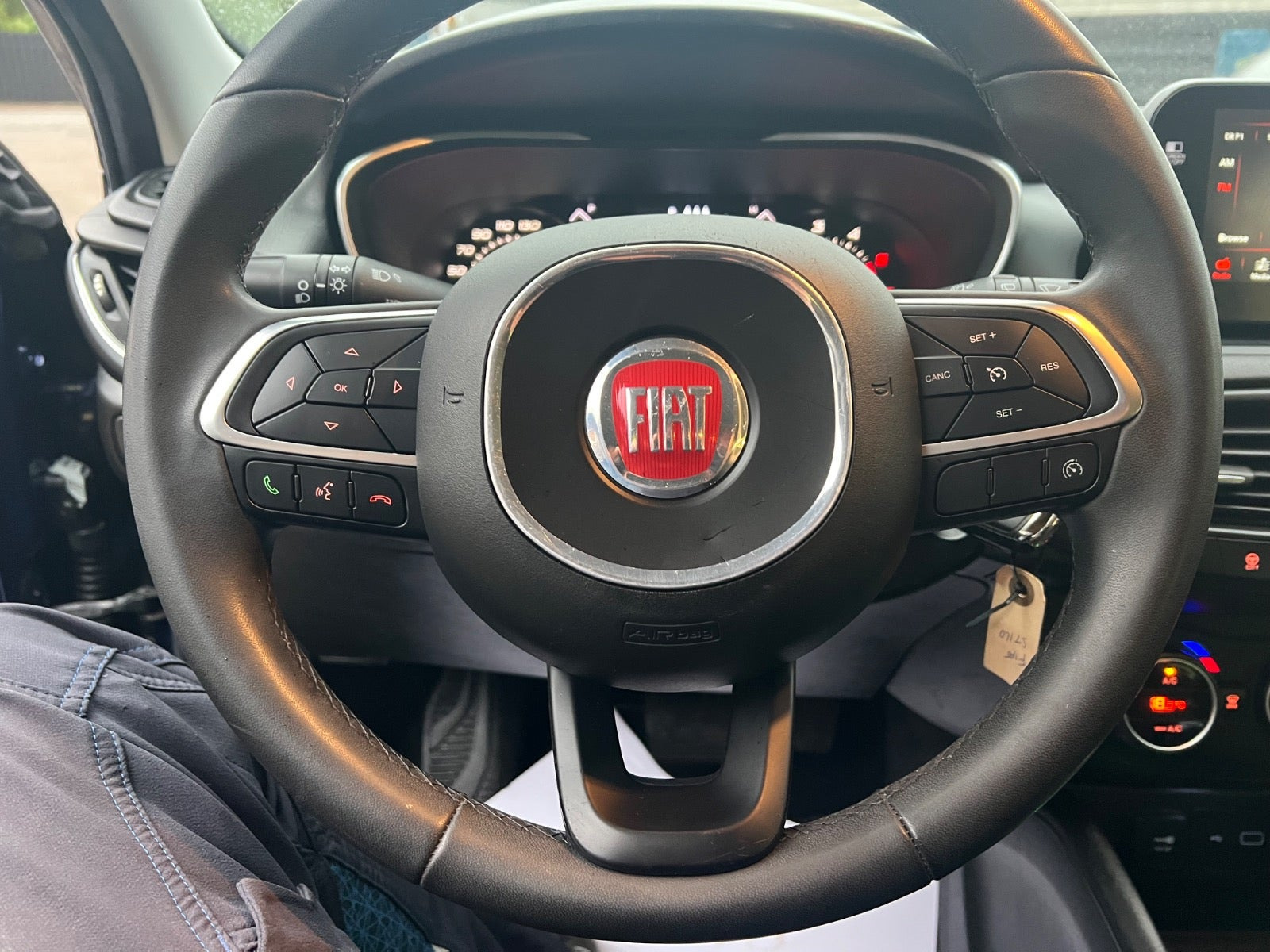 Blå Fiat Tipo fra 2019