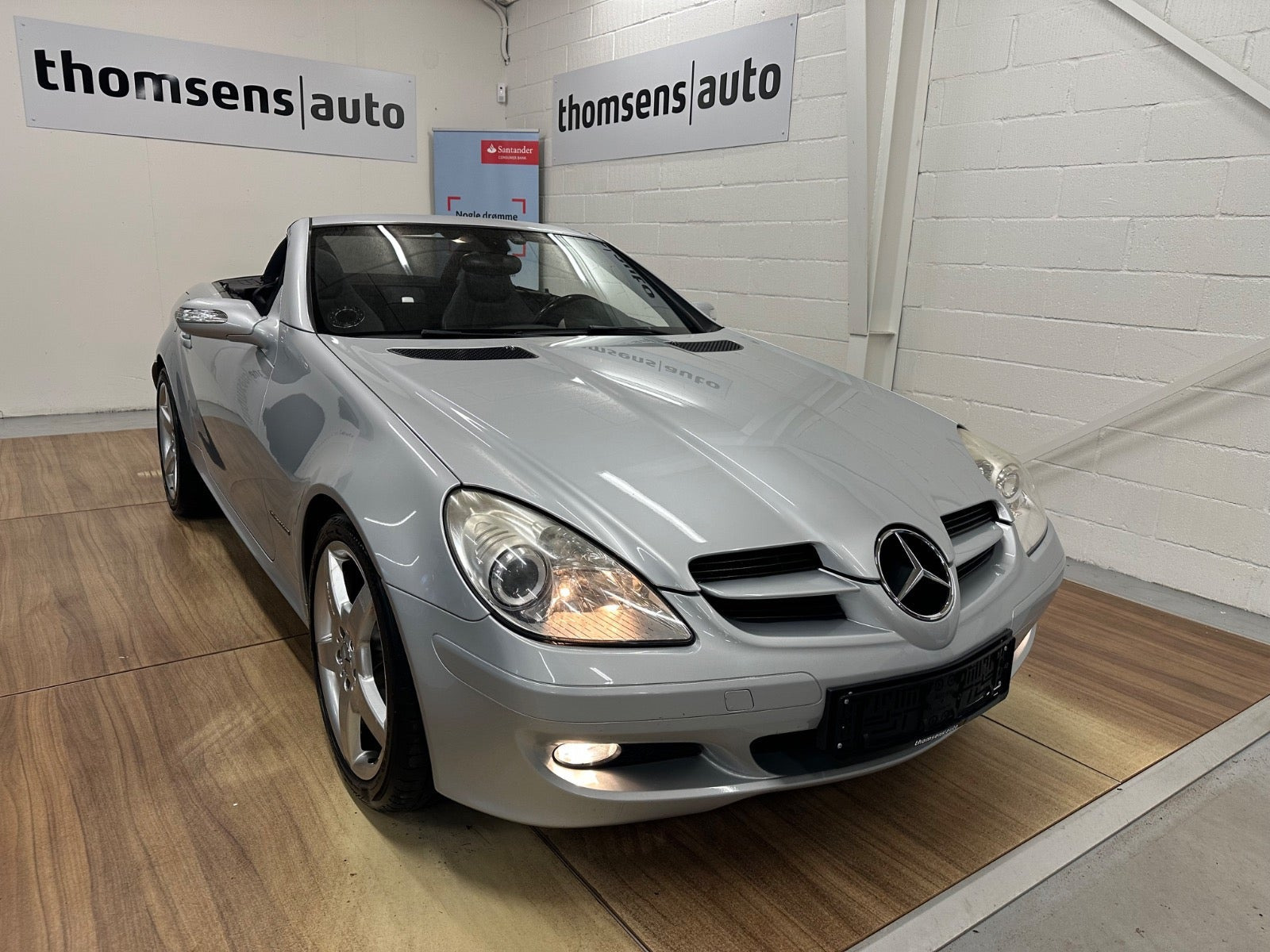 Sølv Mercedes SLK200 fra 2006