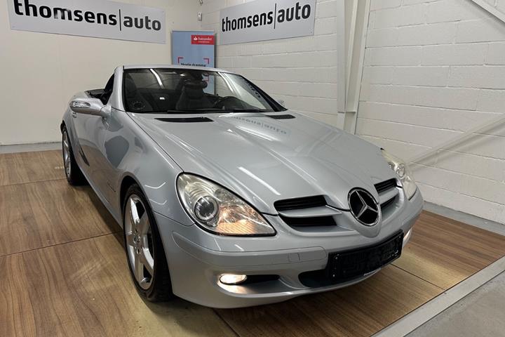 Sølv Mercedes SLK200 fra 2006