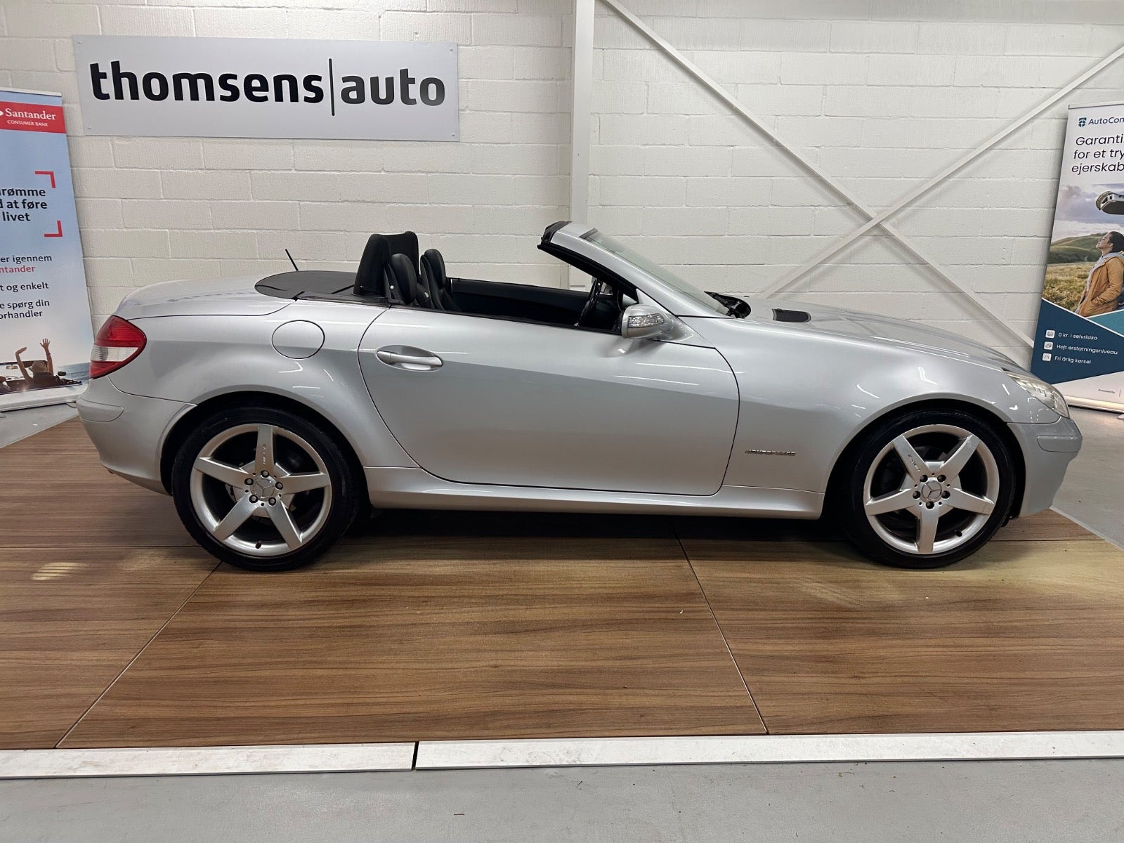 Sølv Mercedes SLK200 fra 2006