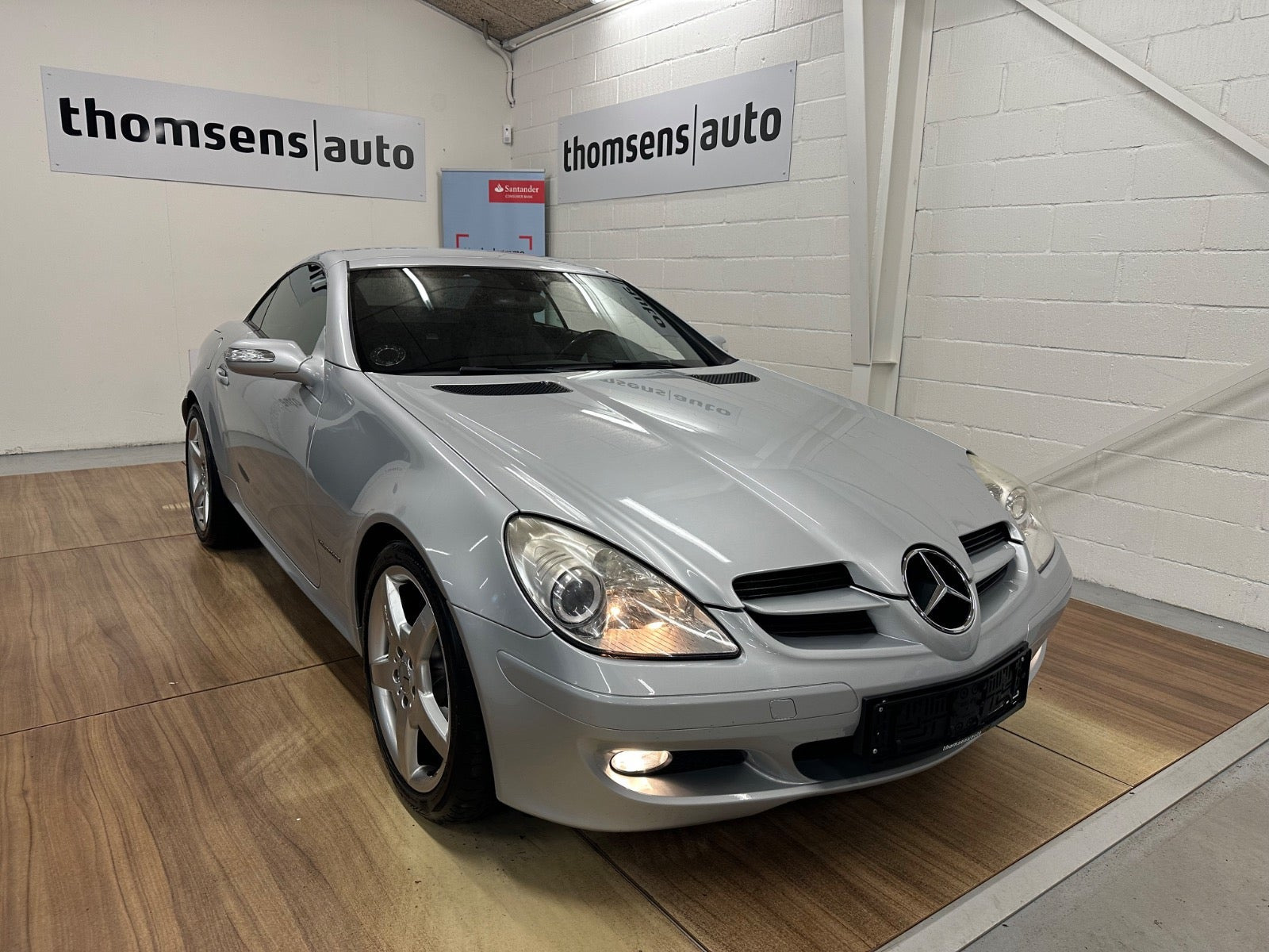 Sølv Mercedes SLK200 fra 2006
