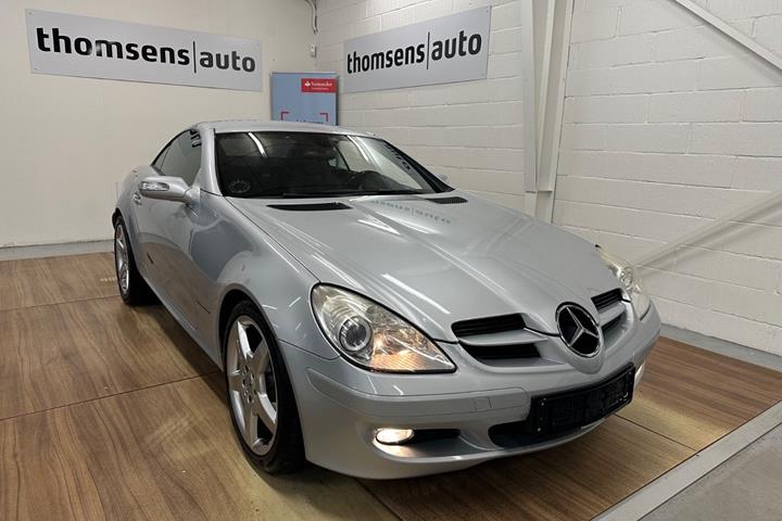 Sølv Mercedes SLK200 fra 2006
