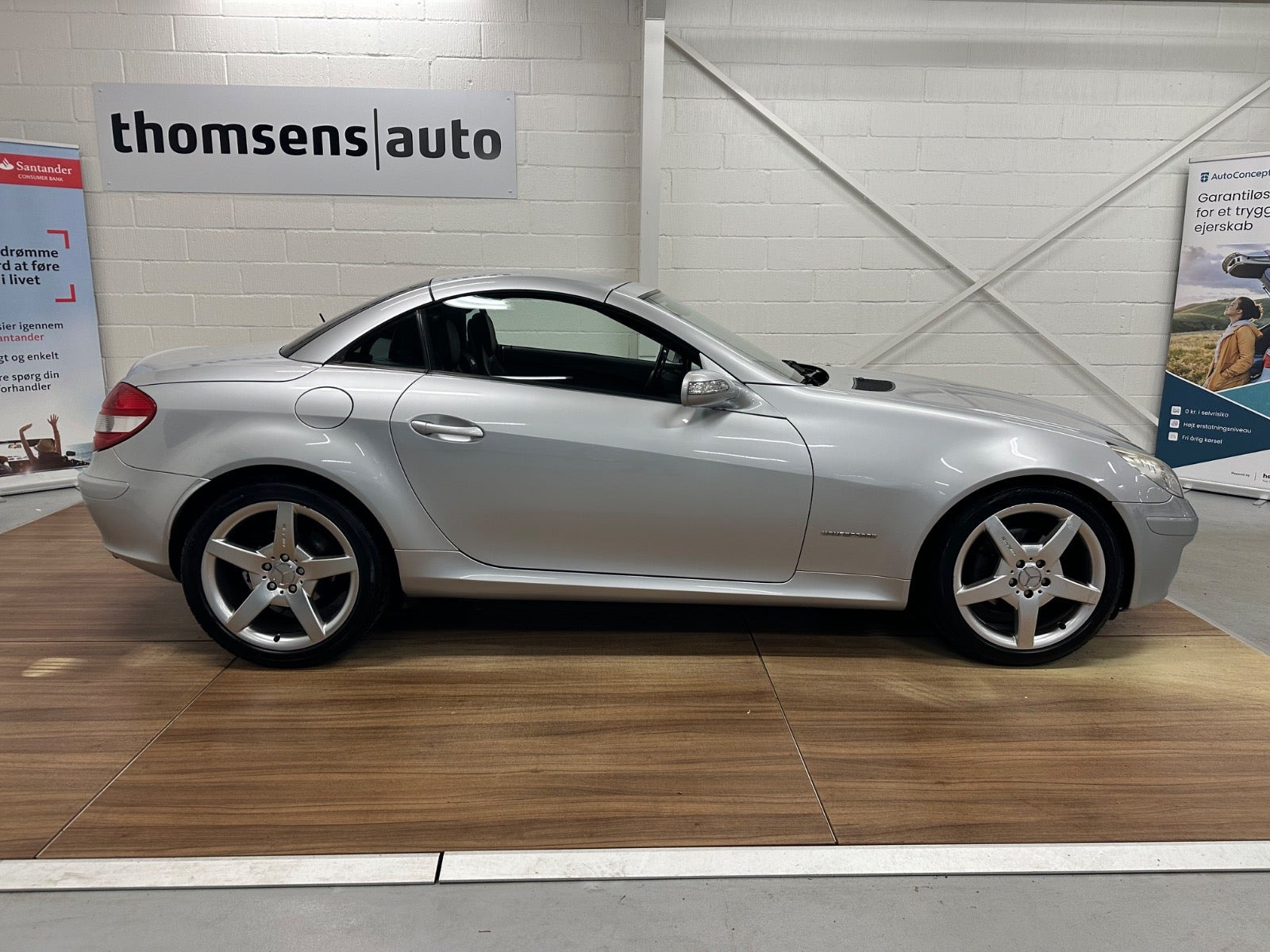 Sølv Mercedes SLK200 fra 2006