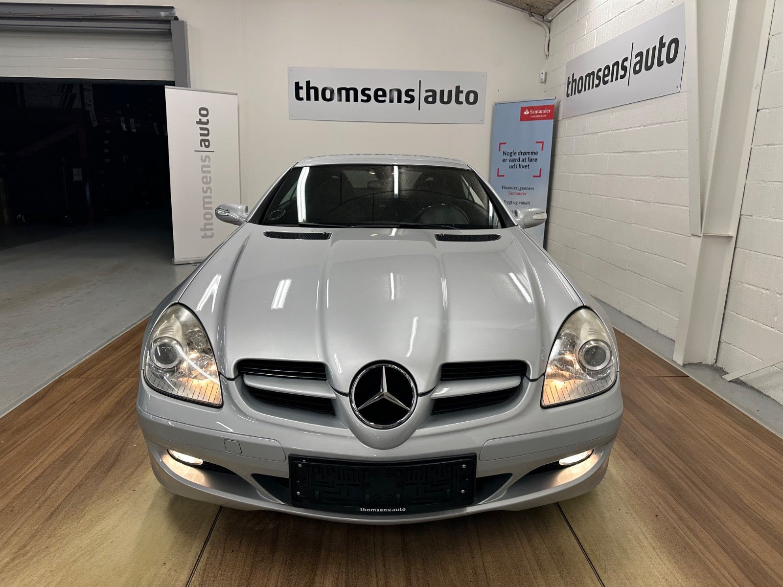 Sølv Mercedes SLK200 fra 2006