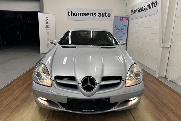 Sølv Mercedes SLK200 fra 2006