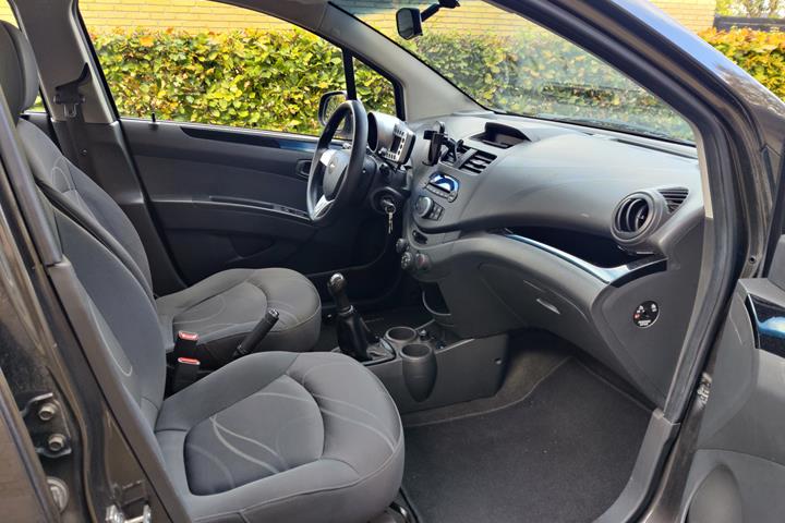 Brun Chevrolet Spark fra 2012