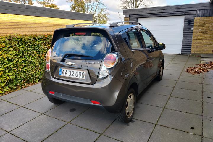 Brun Chevrolet Spark fra 2012