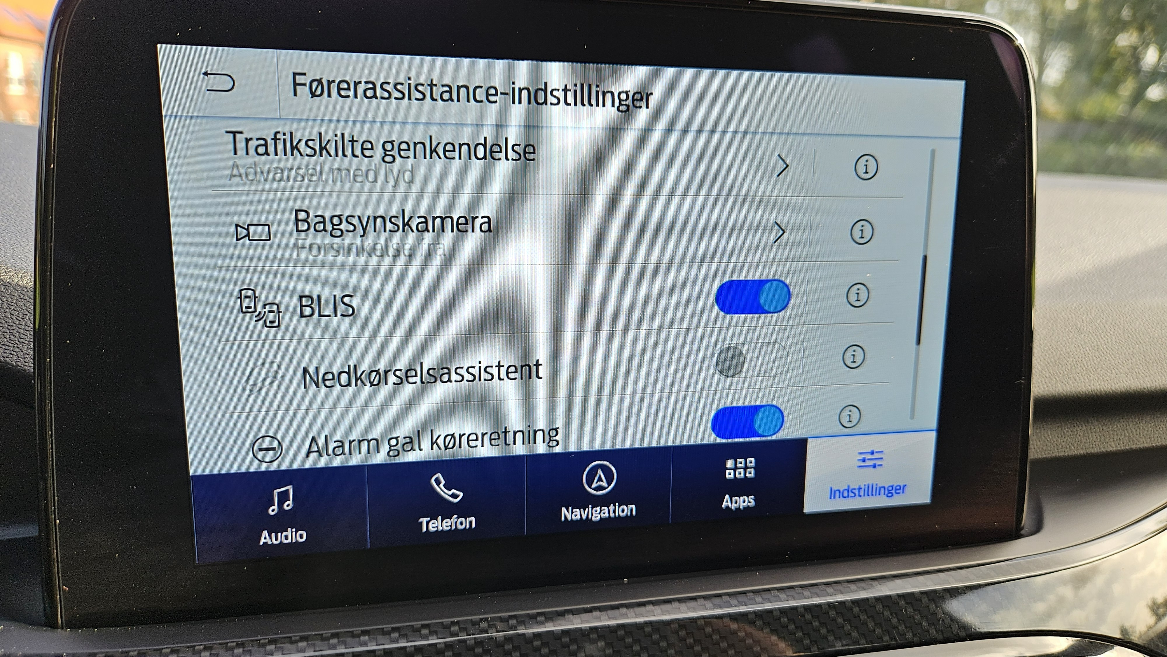 Orange Ford Kuga fra 2020