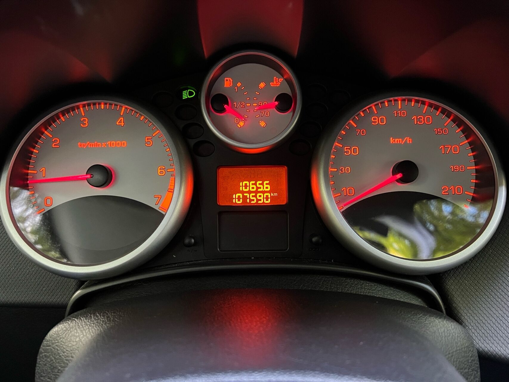 Blå Peugeot 207 fra 2006