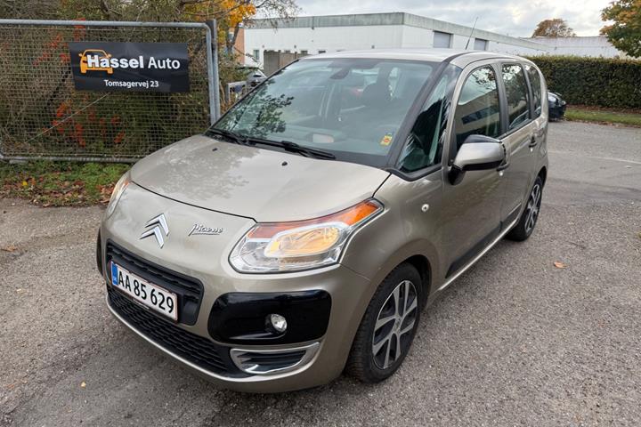 Grøn Citroën C3 Picasso fra 2012 set udefra
