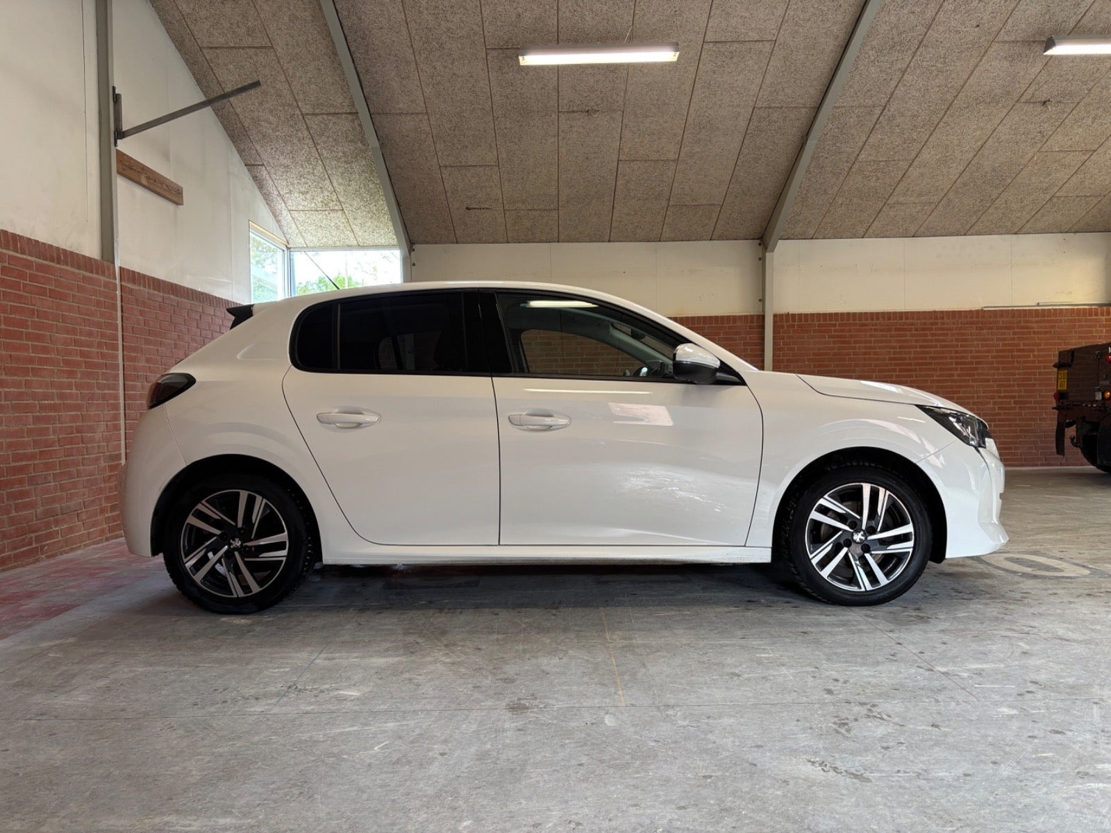 undefined Peugeot 208 fra 2022