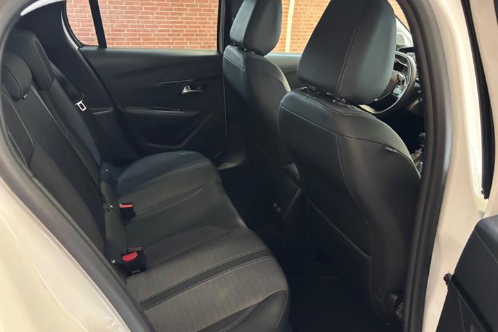 undefined Peugeot 208 fra 2022