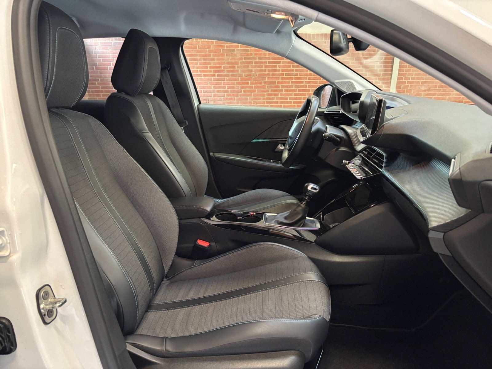 undefined Peugeot 208 fra 2022