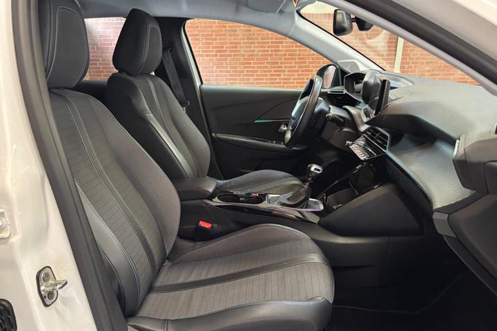 undefined Peugeot 208 fra 2022