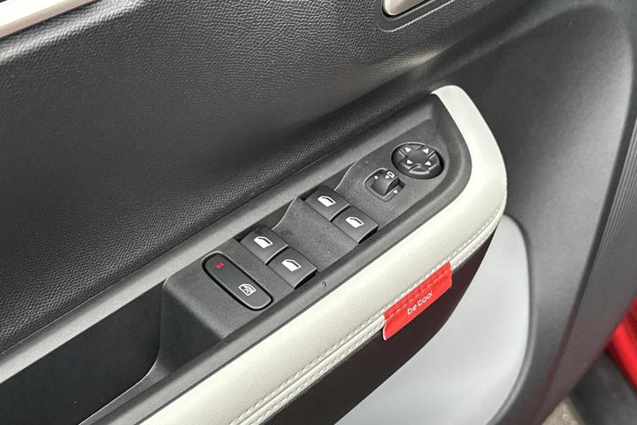 Rød Citroën e-C3 Aircross fra 2025