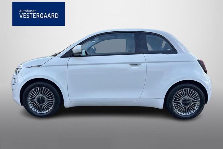 Hvid Fiat 500e fra 2023
