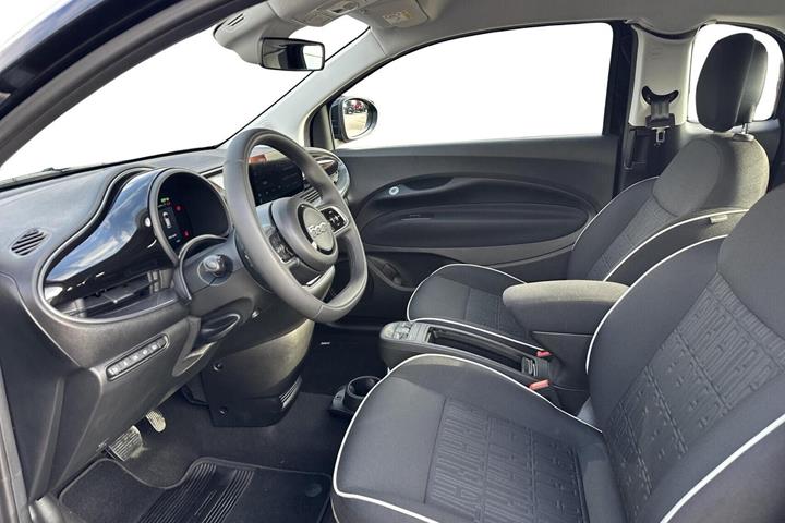 Sort Fiat 500e fra 2024