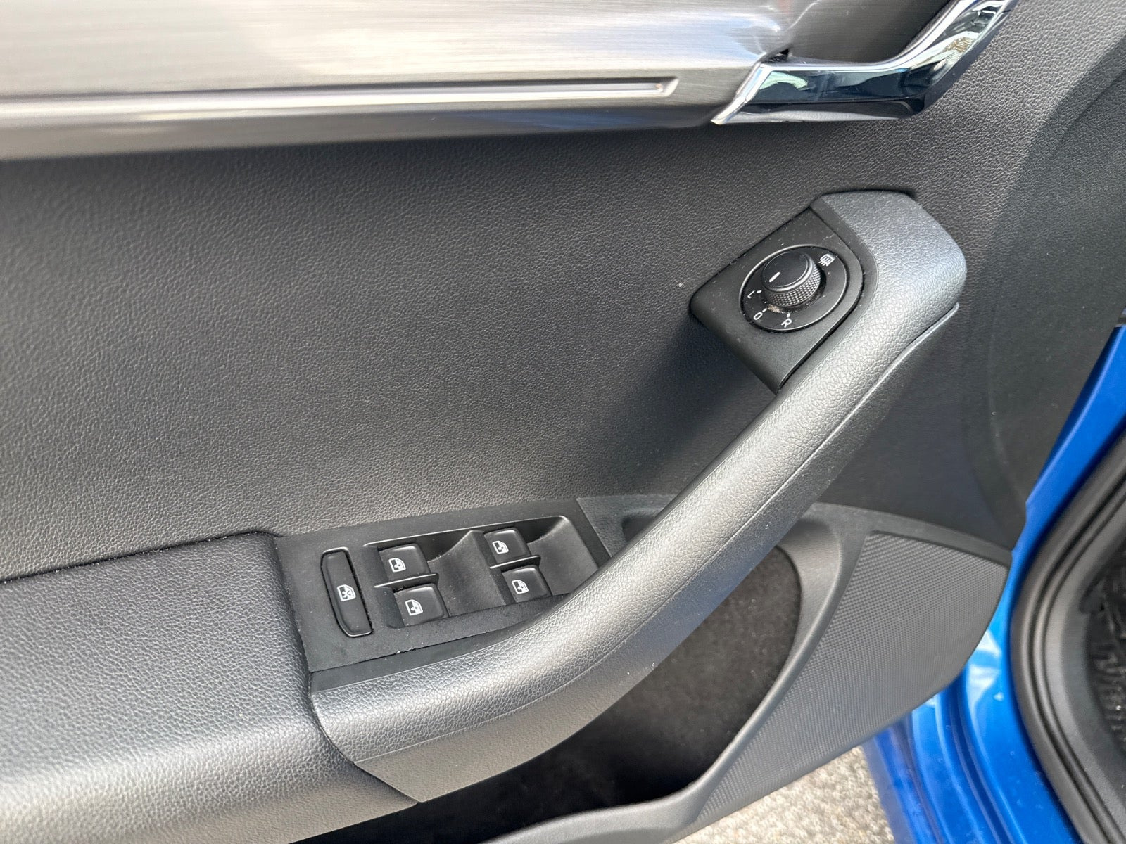 Blå Skoda Octavia fra 2018