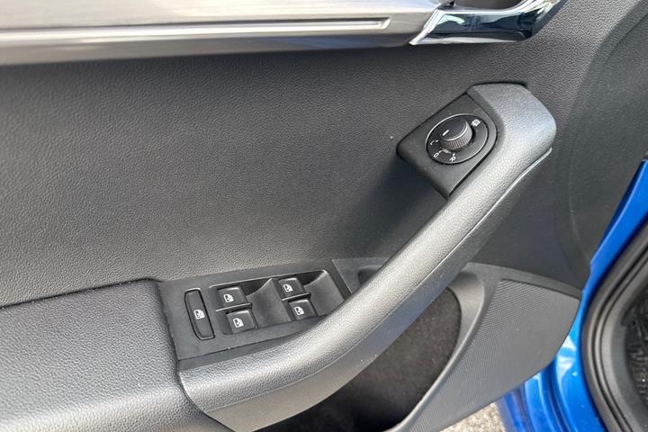Blå Skoda Octavia fra 2018