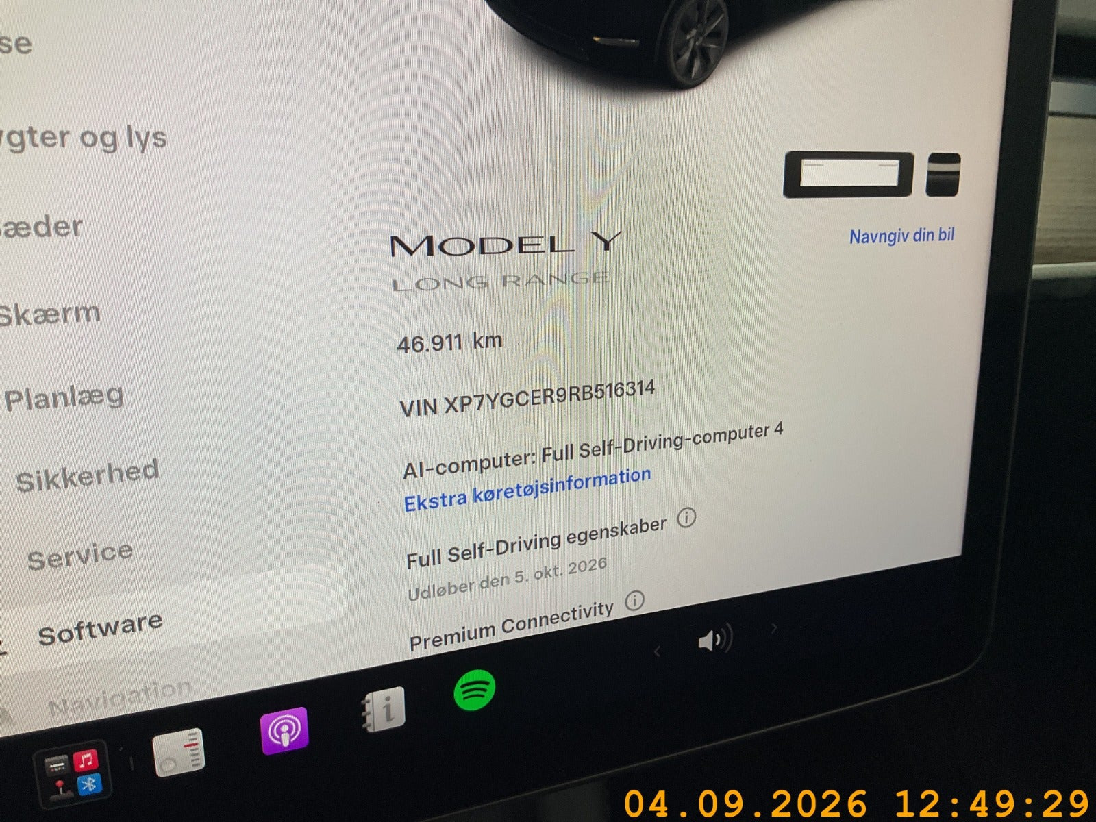 Sort Tesla Model Y fra 2024