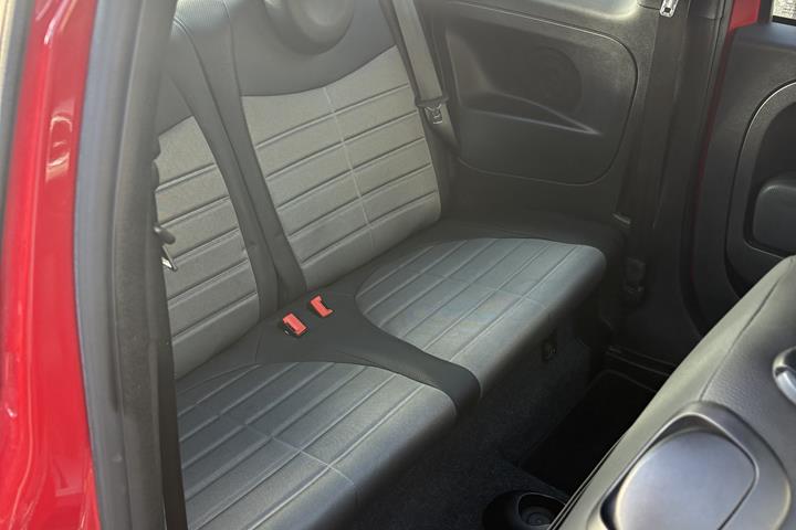 Rød Fiat 500 fra 2012