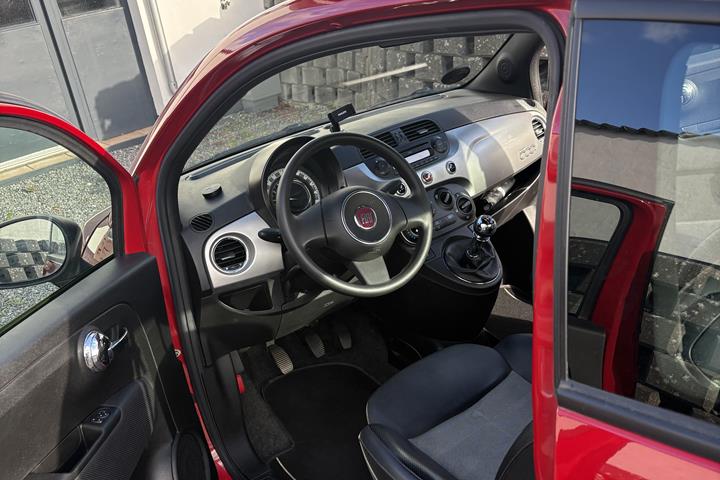 Rød Fiat 500 fra 2012