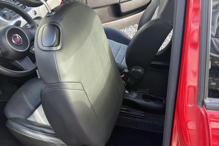 Rød Fiat 500 fra 2012