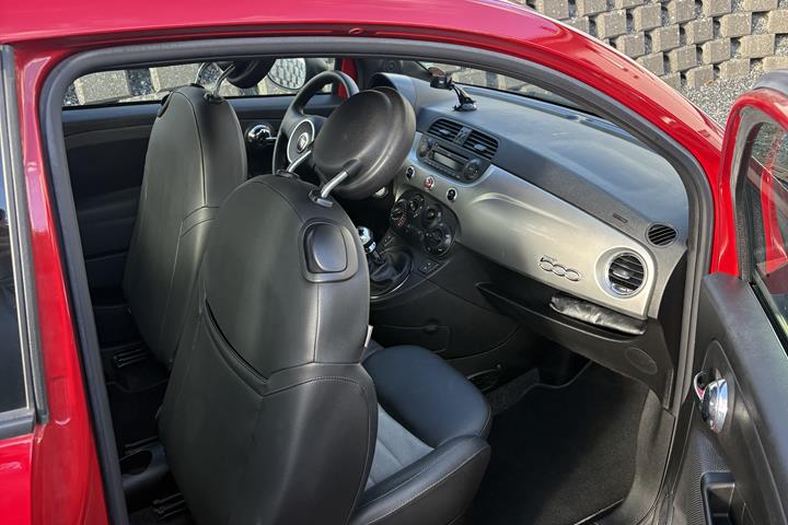 Rød Fiat 500 fra 2012