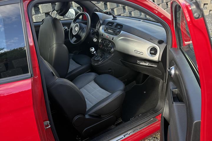 Rød Fiat 500 fra 2012