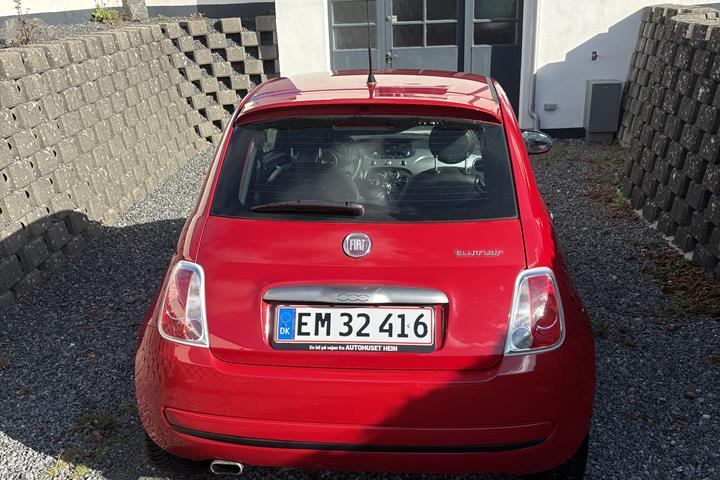 Rød Fiat 500 fra 2012