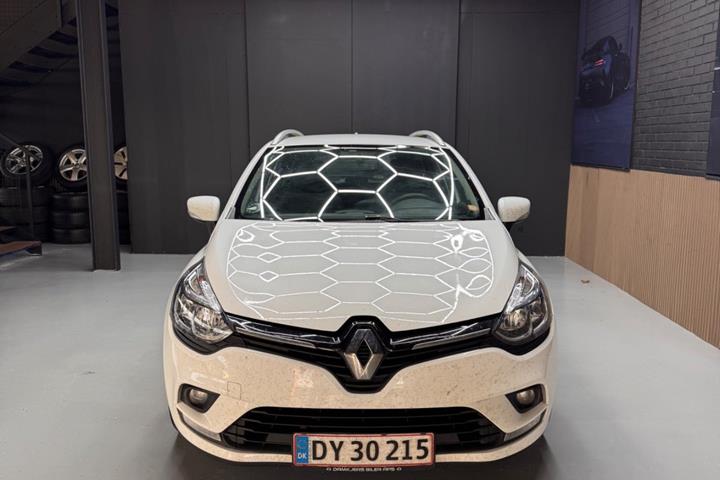 Hvid Renault Clio IV fra 2017